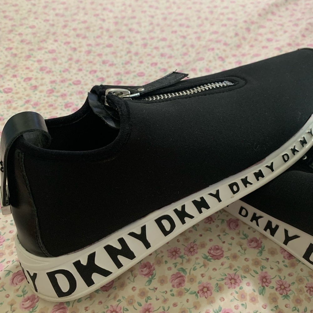 Stylish tennis shoes